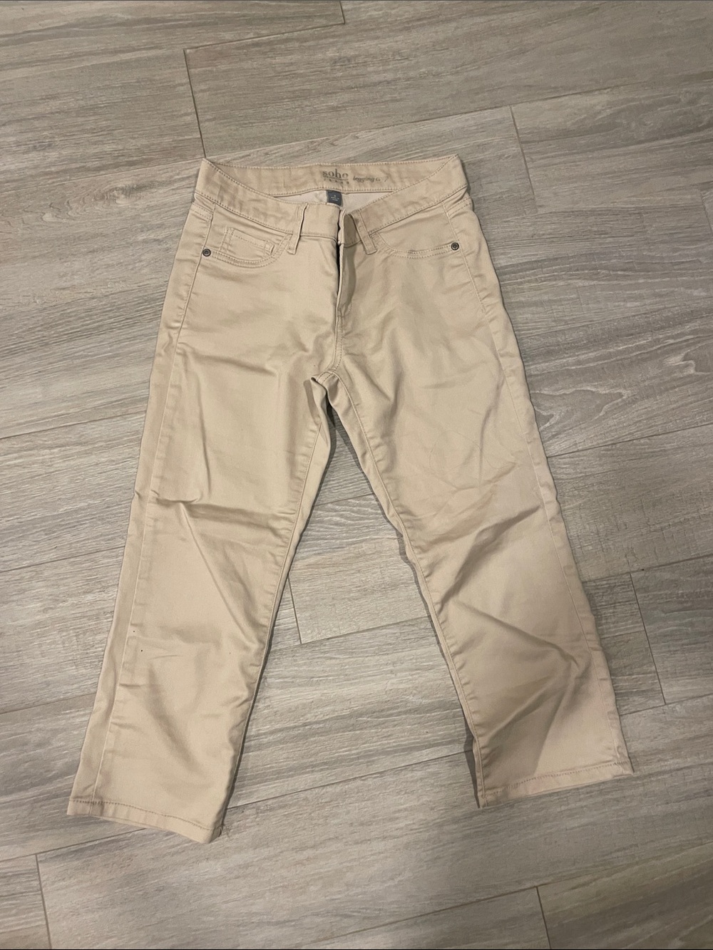 Soho Women's Beige Capris
